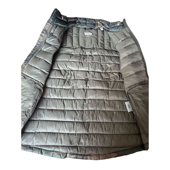Levi’s Men’s Packable Puffer Vest size L Camo Green - Picture 10 of 12